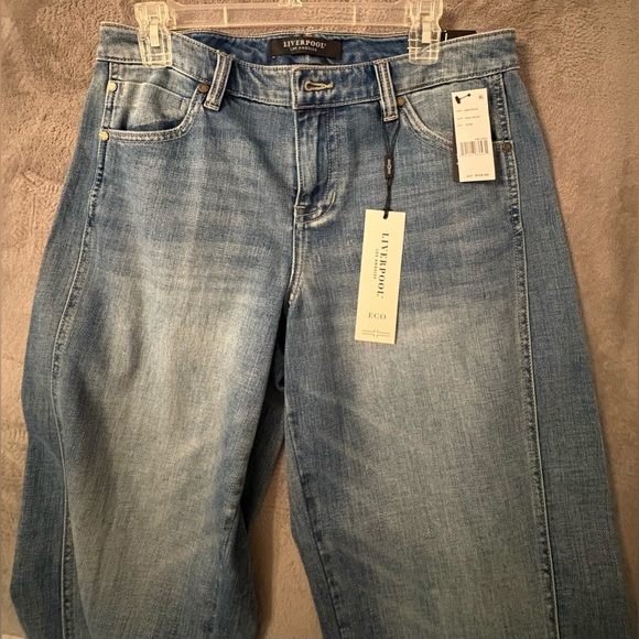 LIVERPOOL BARREL Capri Jean - Isla Vista - Picture 5 of 10